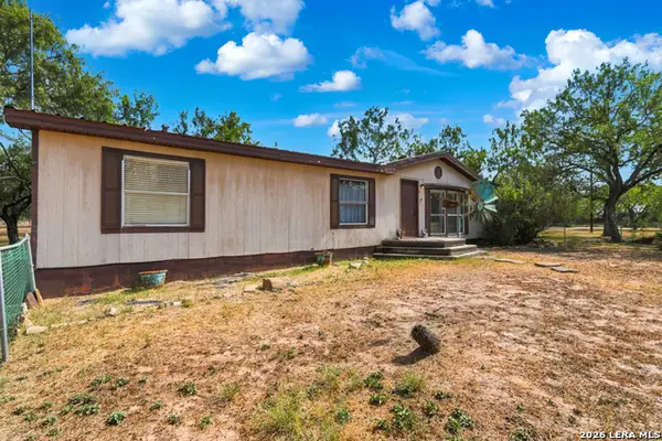 58 Covey Dr, Lytle, TX 78052