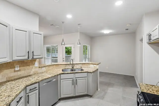 11335 Amhurst Dr, San Antonio, TX 78213 - #2