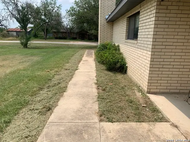 508 Crouch Ave, Devine, TX 78016 - #3