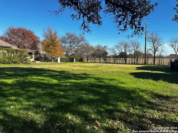 2848 E Rock Barn Dr., Kerrville, TX 78028
