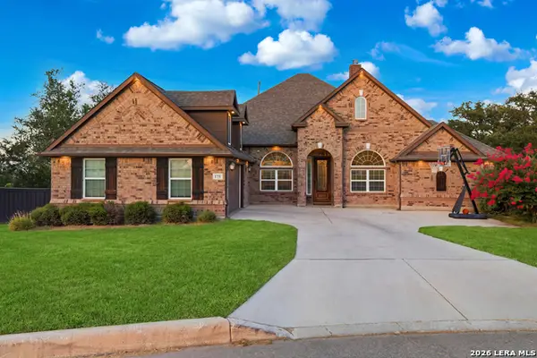 175 Wagon Ln, Castroville, TX 78009