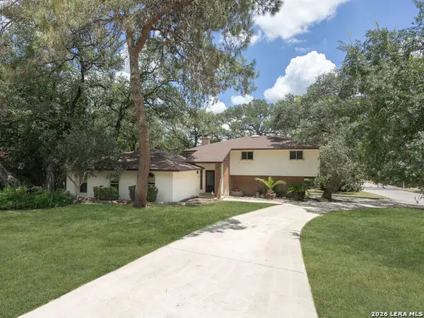 301 Sagecrest Dr, Hollywood Park, TX 78232
