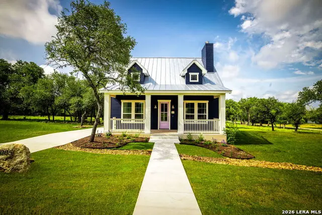 1005 12th St, Blanco, TX 78606 - #2