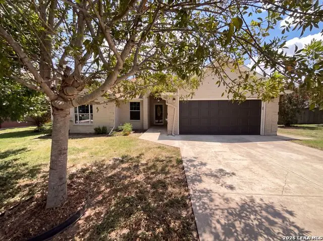 2106 Geneva St, Castroville, TX 78009 - #1