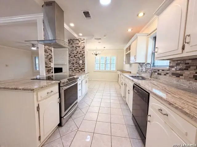 326 De Soto Dr, Universal City, TX 78148 - #2