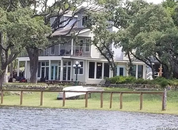 1676 Lake Dr, Spring Branch, TX 78070