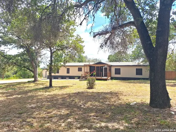 130 Encino Torcido, Adkins, TX 78101