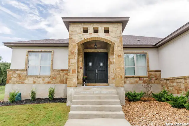 2127 Oakwood, New Braunfels, TX 78132 - #1