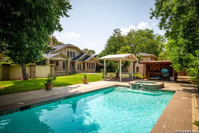 390 S Guenther Ave, New Braunfels, TX 78130 - #2
