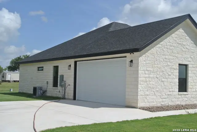 112 Rustic Woods, Marion, TX 78124 - #2
