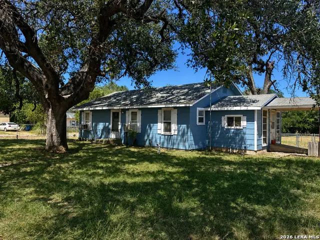 529 Avenue E, Poteet, TX 78065 - #2