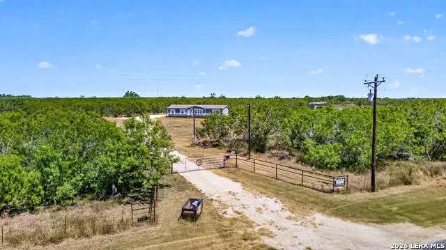 3660 Bluntzer Rd, Jourdanton, TX 78026 - #1