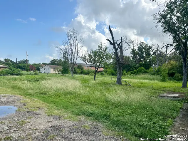 213 E Lindbergh Blvd, Universal City, TX 78148 - #3
