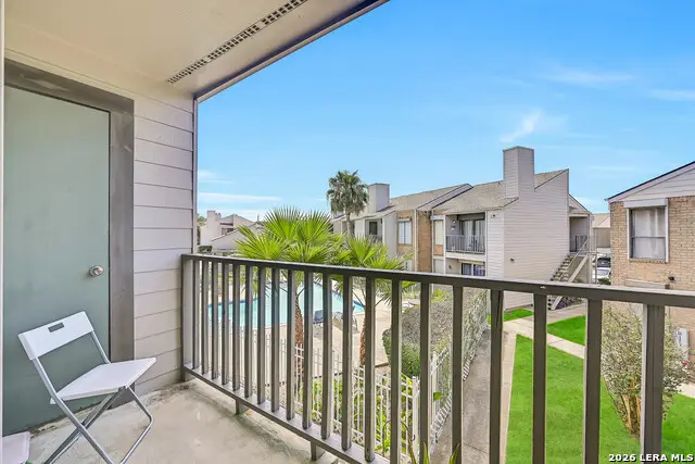 3220 69th St #APT J6, Galveston, TX 77551 - #1