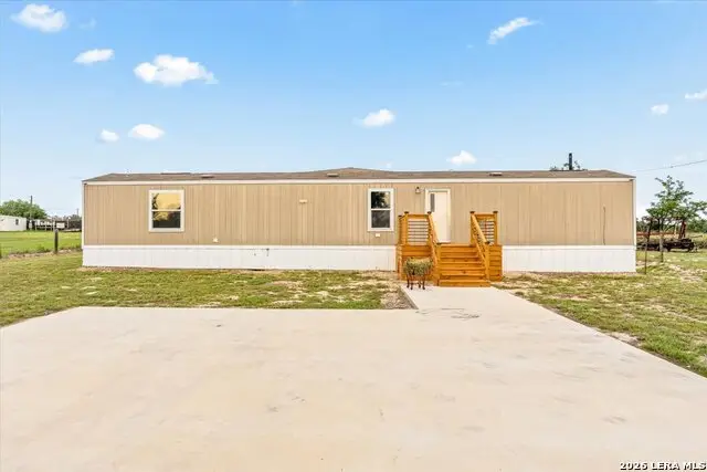 122 Amber Ln, Poteet, TX 78065 - #1