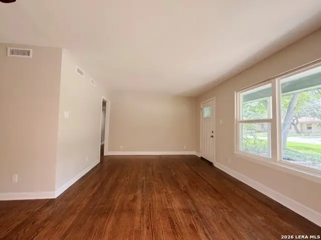 539 Oakleaf Dr, San Antonio, TX 78209 - #2