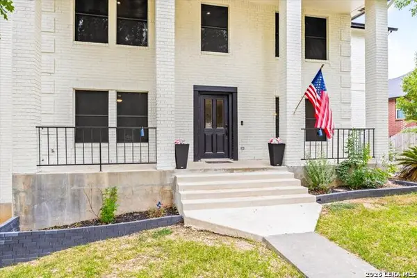 7738 Oakhill Park Dr, San Antonio, TX 78249