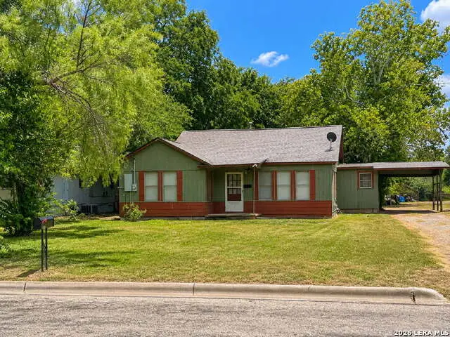 1117 30th St, Hondo, TX 78861 - #1