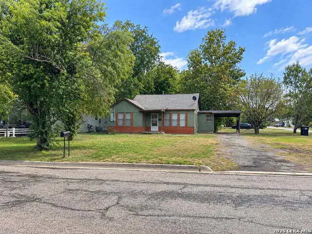 1117 30th St, Hondo, TX 78861 - #3