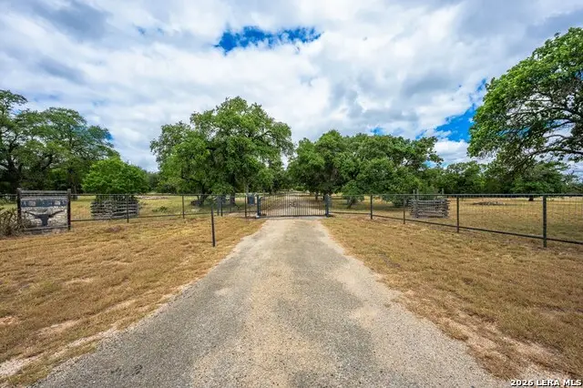 118 Re Ranch Rd, Kerrville, TX 78028 - #2