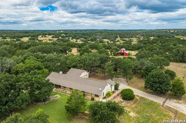118 Re Ranch Rd, Kerrville, TX 78028 - #3