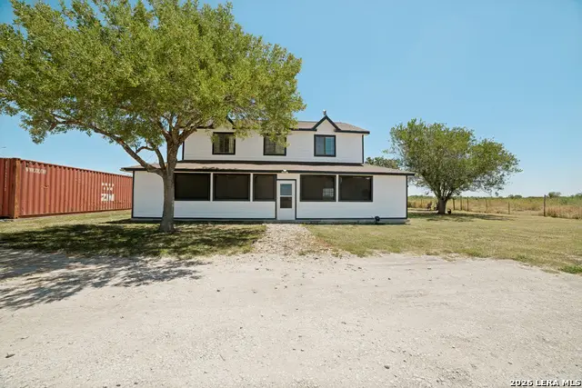 471 County Road 467, Hondo, TX 78861 - #1