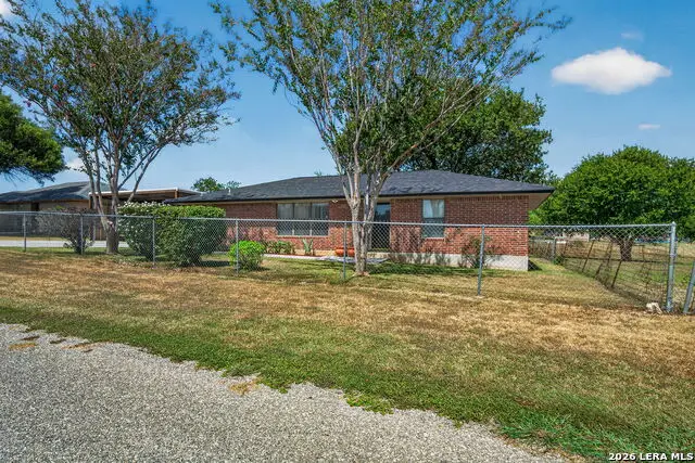 325 Wendy Ln, Seguin, TX 78155 - #1