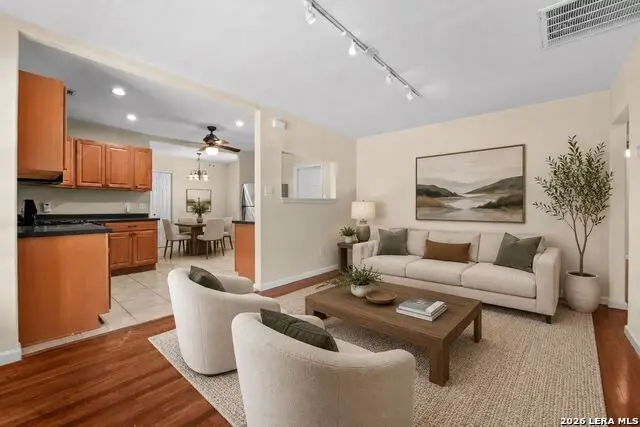 276 Claremont Ave, San Antonio, TX 78209 - #3