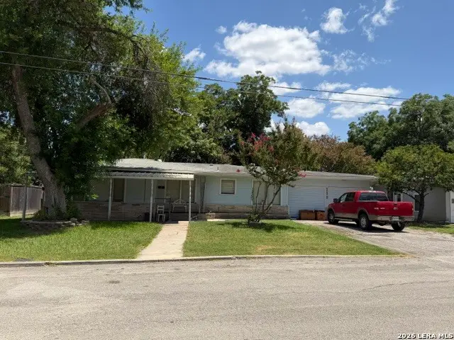 739 W Merriweather St, New Braunfels, TX 78130 - #1