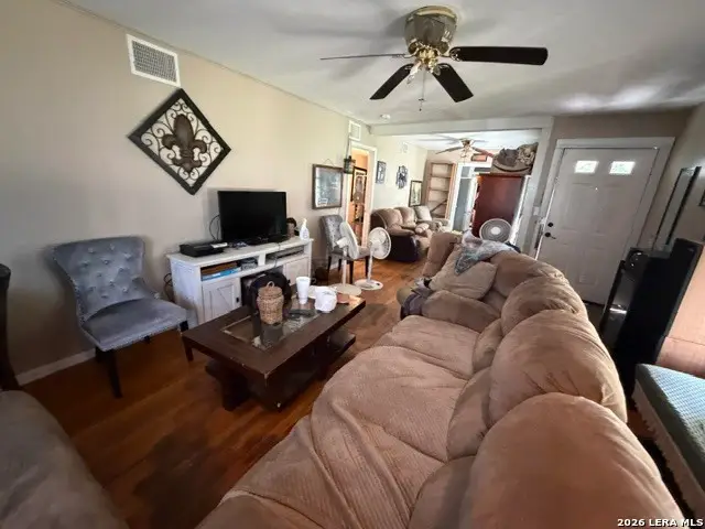 739 W Merriweather St, New Braunfels, TX 78130 - #3