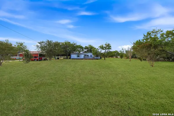 7411 Norris West Dr, Elmendorf, TX 78112