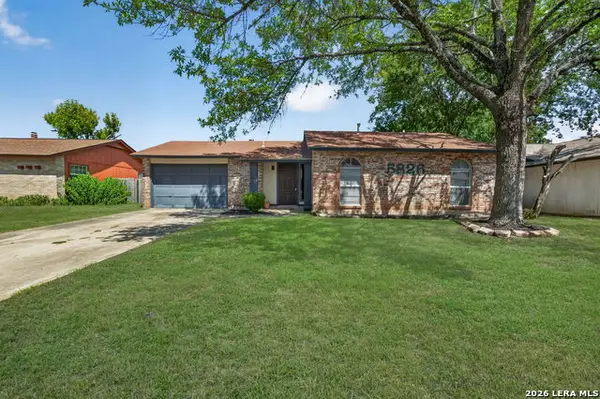 5826 Cliff Walk Dr, San Antonio, TX 78250