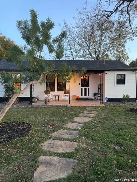 972 Albert St, New Braunfels, TX 78130 - #1