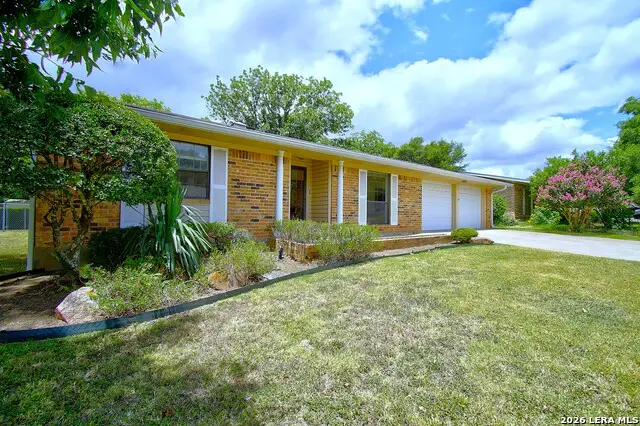 907 Lake Dr, Kerrville, TX 78028 - #2