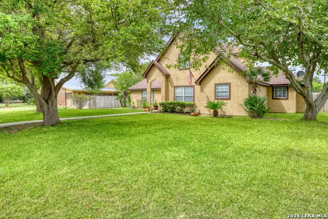 705 Sunrise Ave, Uvalde, TX 78801 - #3