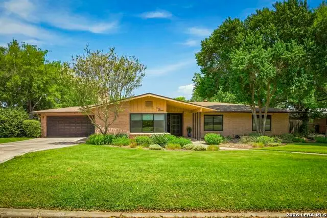 211 Sharon Dr, San Antonio, TX 78216 - #2