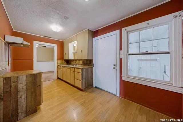 146 Mary Helen Dr, San Antonio, TX 78222 - #3