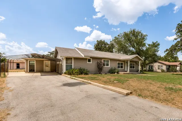 231 Elm Ave, Luling, TX 78648 - #3