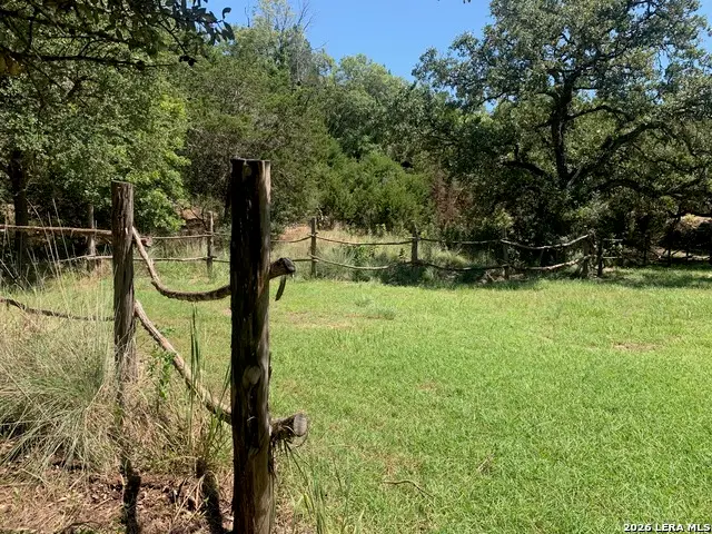 210 Mai Rd S, Kerrville, TX 78028 - #2