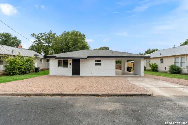 205 Mistletoe St, Fredericksburg, TX 78624 - #2