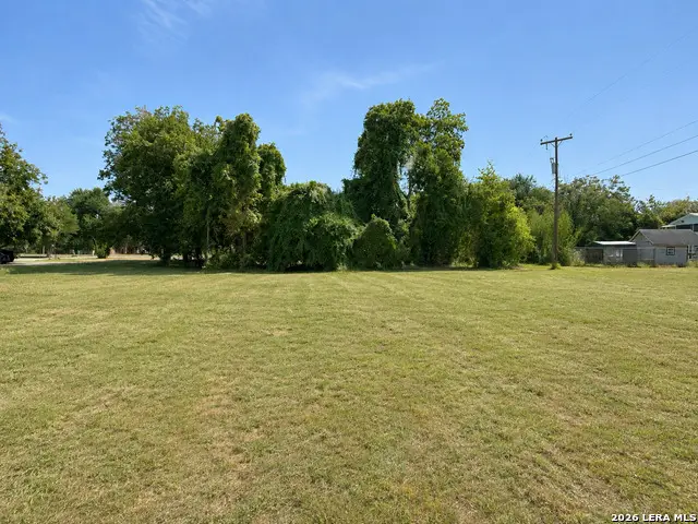 105 Navasota, Seguin, TX 78155 - #3