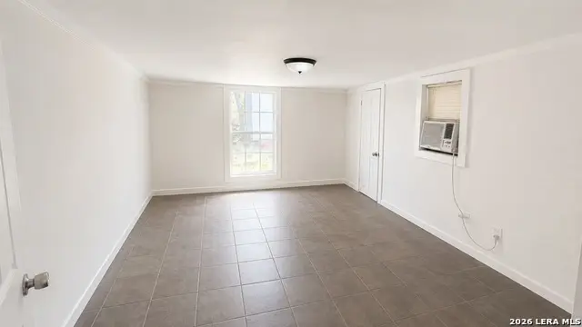 1001 Tony Lee, Seguin, TX 78155 - #3