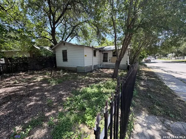 153 Henry, San Antonio, TX 78207