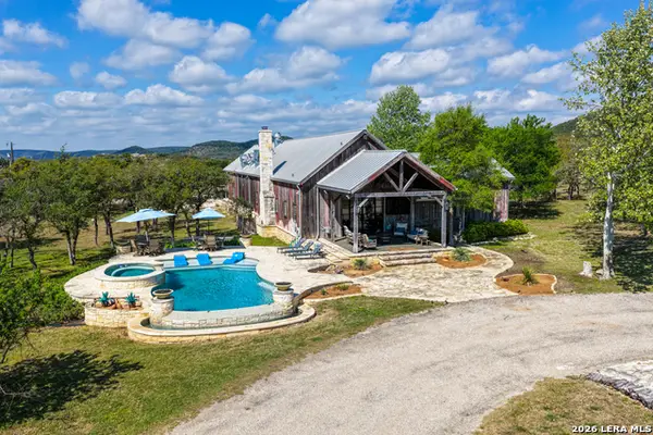 222 El Parisio, Bandera, TX 78003