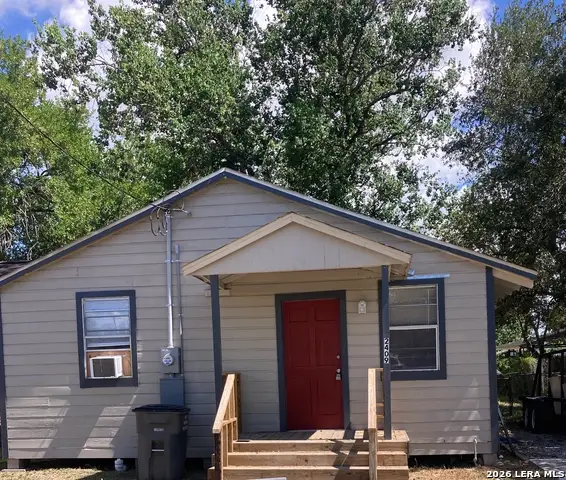 2409 Booker St, Victoria, TX 77901