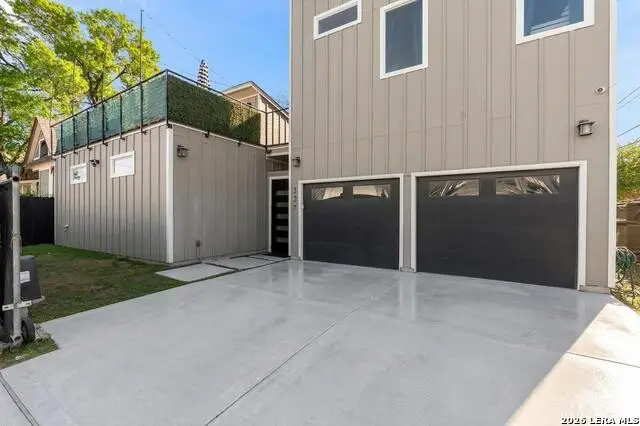 327 Jackson St, San Antonio, TX 78212 - #2