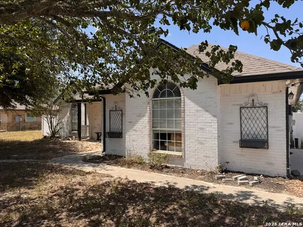 107 Muirfield St, La Vernia, TX 78121