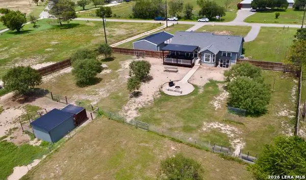 866 Sea Willow Dr, Marion, TX 78124