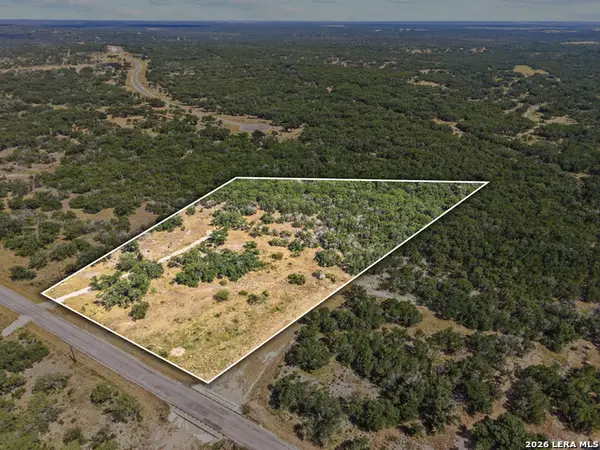 801 Grand Oaks, Hondo, TX 78861