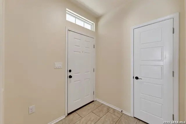 5981 Midcrown Dr, San Antonio, TX 78218 - #2